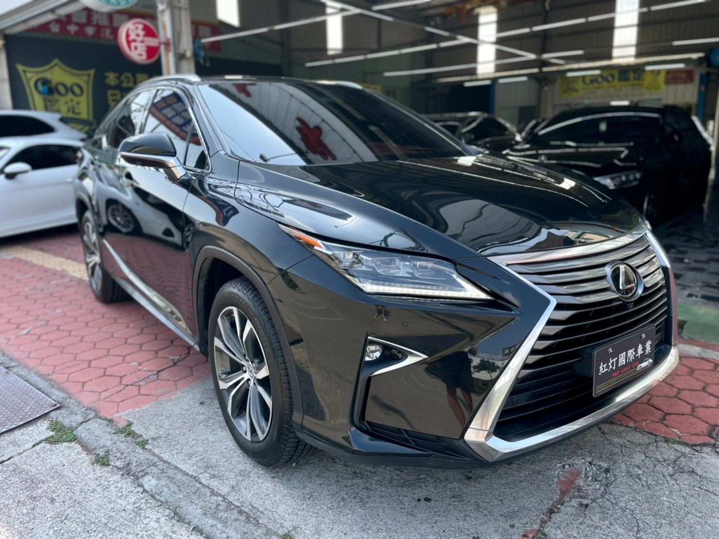 嚴選專區 Lexus RX 2017年二手車 158 0萬 台中市 嚴選紅灯國際車業 8891汽車