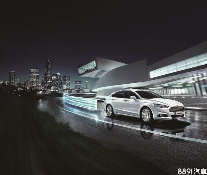 眾人引頸期盼，今年車展重頭戲─全新旗艦房車Ford Mondeo將於12月26日正式上市，嶄新外型設計在都會奢華感間流露時尚品味，必當是展場上最璀璨的一枚巨星！