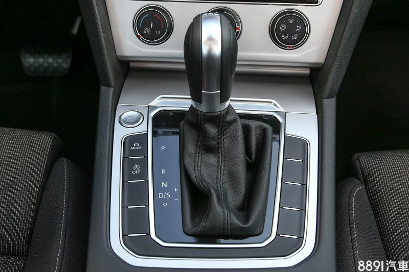 與330 TSI Highline車型相同，Passat280 TSI Comfortline也是搭配DSG七速雙離合器自手排變速系統。