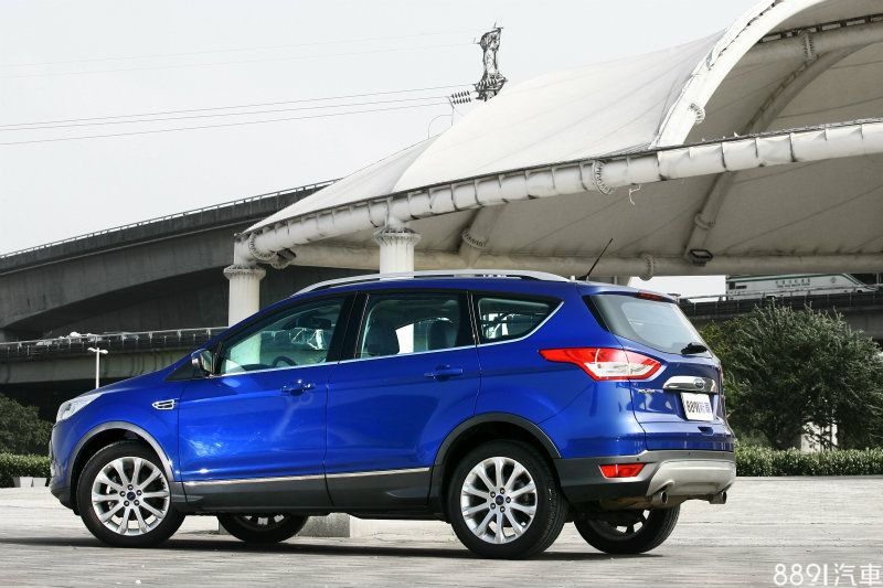 換裝引擎後的Kuga 1.5L EcoBoost因此獲得更優秀的油耗表現，能源局數據平均可達12.9km/L。