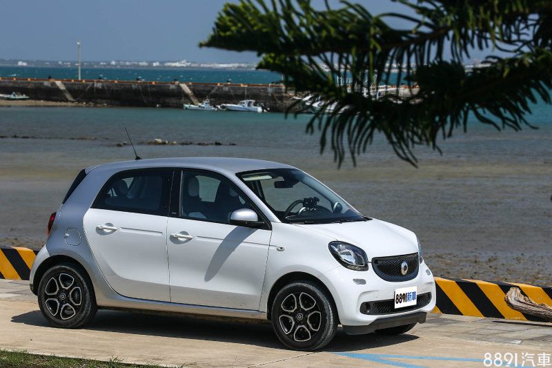 新世代forfour外觀造型有著與過去截然不同的進化，具有相當的前衛特質。