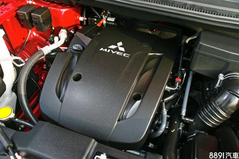 1.5升直列四缸汽油引擎可輸出112匹與15.0公斤米，表現在水準之上。