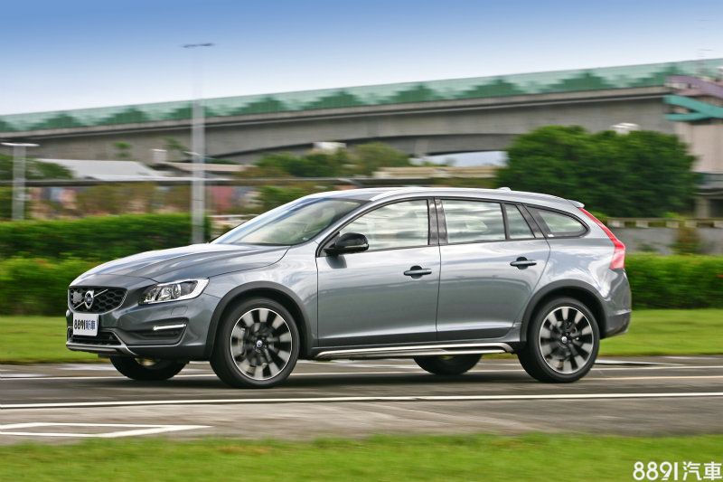 一般道路上V60 Cross Country D4的動力很難讓人感到不夠用。