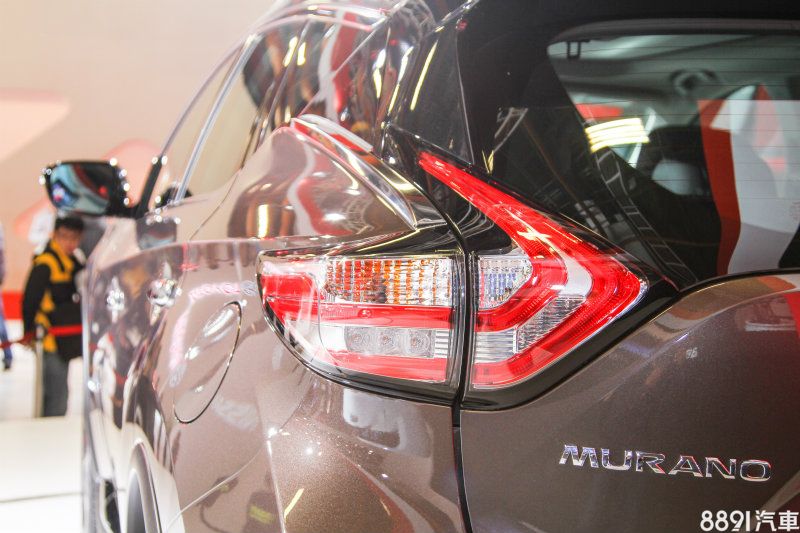 與Juke相當類似的迴力鏢形尾燈組，讓Nissan休旅家族有了一貫的動感精神傳承。