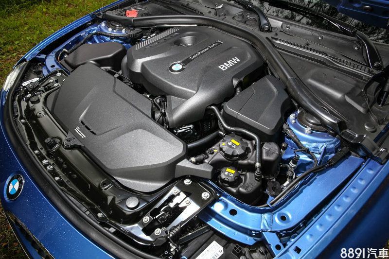 330i M Sport搭載原廠代號B48的1998c.c.TwinPower Turbo渦輪增壓汽油引擎，可輸出252hp最大馬力與350Nm峰值扭力。