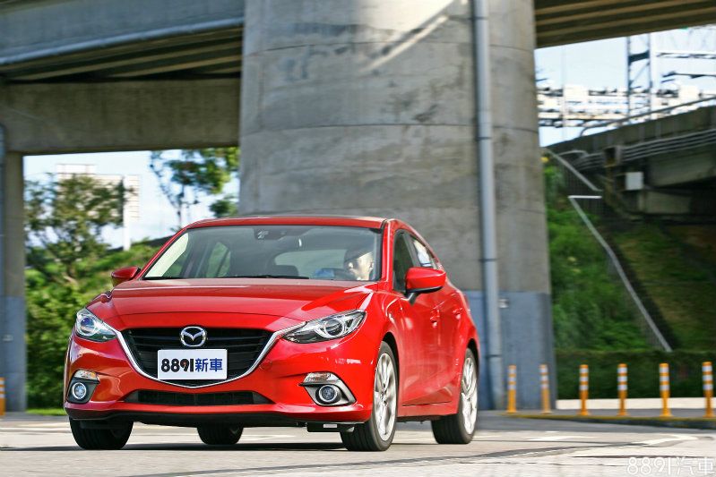 擁有2.0升缸內直噴動力，Mazda 3的加速較同級車更顯飽滿。