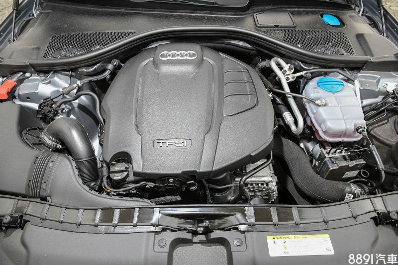 A6 35 TFSI搭載1.8升渦輪增壓汽油引擎，可輸出190hp/32.7kgm動力表現。