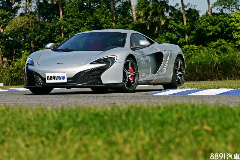 從MP4-12C到650S，可以感受到McLaren對於現代量產跑車的掌握越具火候與見解。