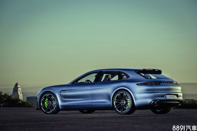 Porsche在2012年便已推出一款Panamera Sport Turismo概念車,雖取名為Sport Turismo,但可以清楚看出就是Shooting Brake概念,而目前新一代Panamera也幾乎篤定未來會有此版本問世。 Porsche在2012年便已推出一款Panamera Sport Turismo概念車,雖取名為Sport Turismo,但可以清楚看出就是Shooting Brake概念,而目前新一代Panamera也幾乎篤定未來會有此版本問世。
