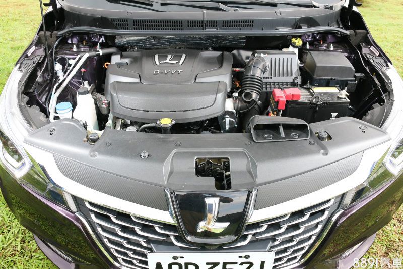 Luxgen S3是品牌旗下首度採用1.6升自然進氣引擎的車款，搭配CVT無段變速系統，並配備ECO Mode節能輔助模式，進而達到經濟節能的油耗表現，平均油耗為15.1 km/l。