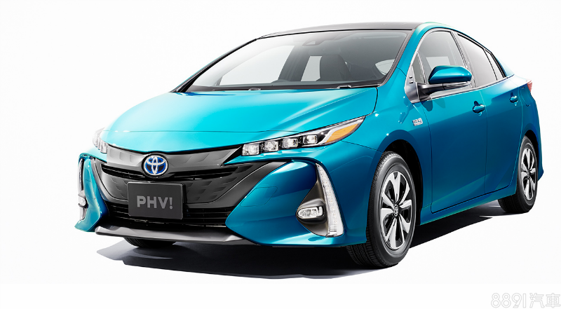 Prius PHV配備了較上一代電池組容量兩倍以上之8.8kWh的大容量電池組，在純電模式下，可行駛距離約60km，也比上代車型的26.4km提高兩倍有餘。