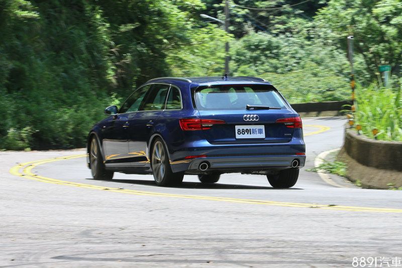 A4 Avant 45TFSI行車質感上舒適、安靜，雖操控樂趣相對減少，但整體均衡的發展依舊有著優異的表現。