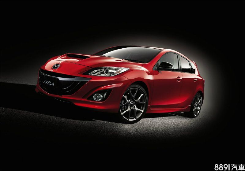 第二代Mazda 3的Axela Mazdaspeed版本，車身擁有空力套件，引擎蓋上也多了進氣口，搭載2.3升DISI Turbo引擎，最大輸出為264hp/38.7kgm。