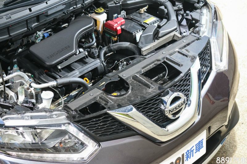 雖然此具2.0升引擎的帳面數據不算亮眼，最大輸出為142hp/20.1kgm，但骨子裡的技術層面其實不低，包含雙VTC可變汽門正時控制與缸內直噴，以節能、平順為主要訴求，也契合X-Trail的家庭SUV訴求。