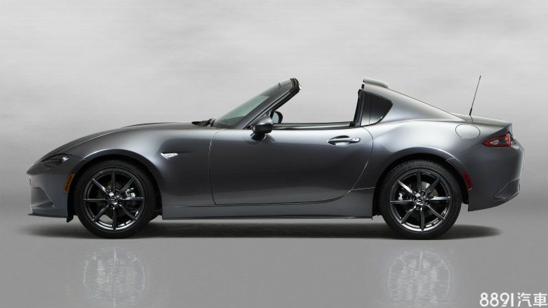 四代MX-5 RF在電動硬頂設計上發揮巧思，開篷後的造型其實較接近Targa，而MX-5 RF的登場，也讓人好奇Fiat 124 Spider是否會跟進。