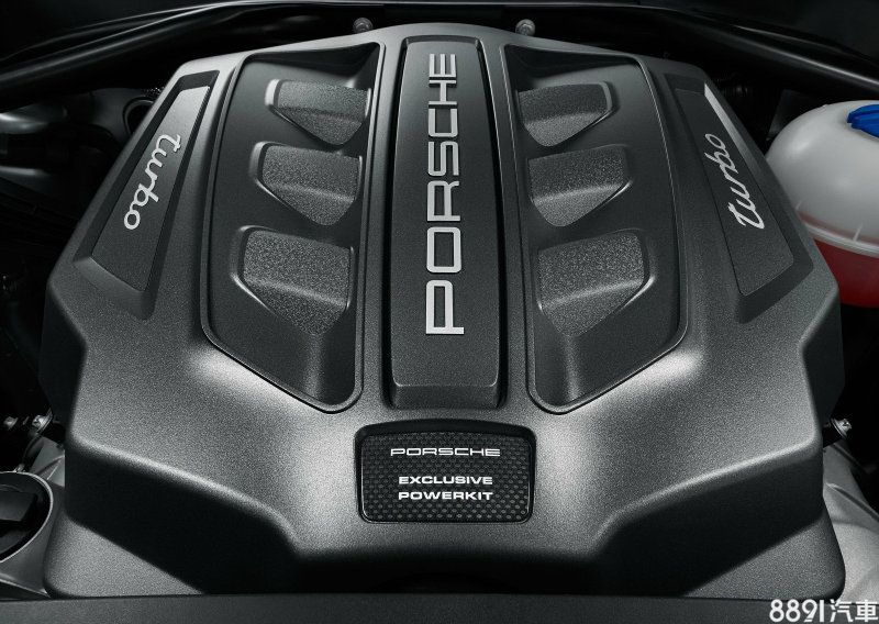 Macan Turbo搭載的3.6升V6雙渦輪增壓引擎經過原廠加持後，最大輸出提升了40hp/5kgm，來到440hp/61.1kgm，極速達272km/h，0～100km/h更只需4.4秒。