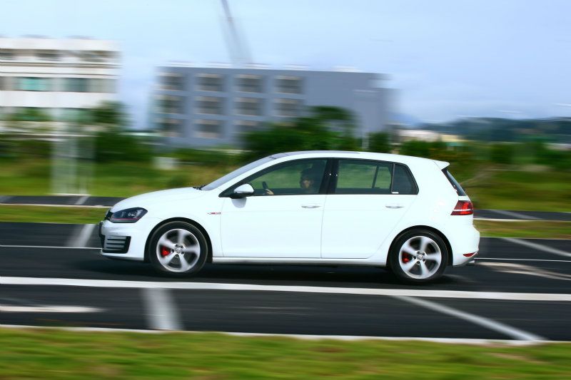新一代的Golf GTI只需6.5秒便能由靜止加速至100kph。