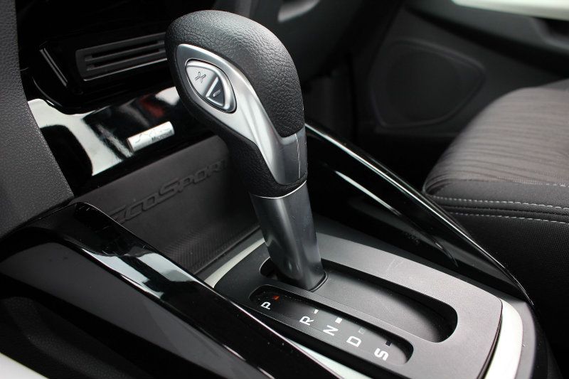 1.5升自然進氣引擎帶動車身輕快有力，在PowerShift六速雙離合變速箱輔助下，換檔順暢無頓挫，市區行駛相當輕鬆寫意。