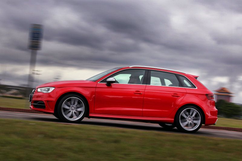 懸吊系統在極端操控與舒適之間取得了很好的平衡點，駕馭S3 Sportback不再是件辛苦的差事。