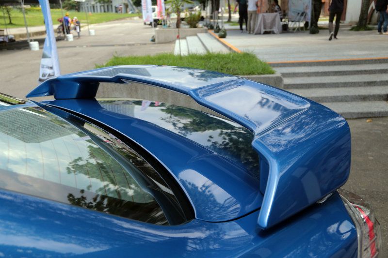 尾燈與Fortis不同,除了多出io銘牌,尾廂上還加裝大型空力尾翼 尾燈與Fortis不同,除了多出io銘牌,尾廂上還加裝大型空力尾翼