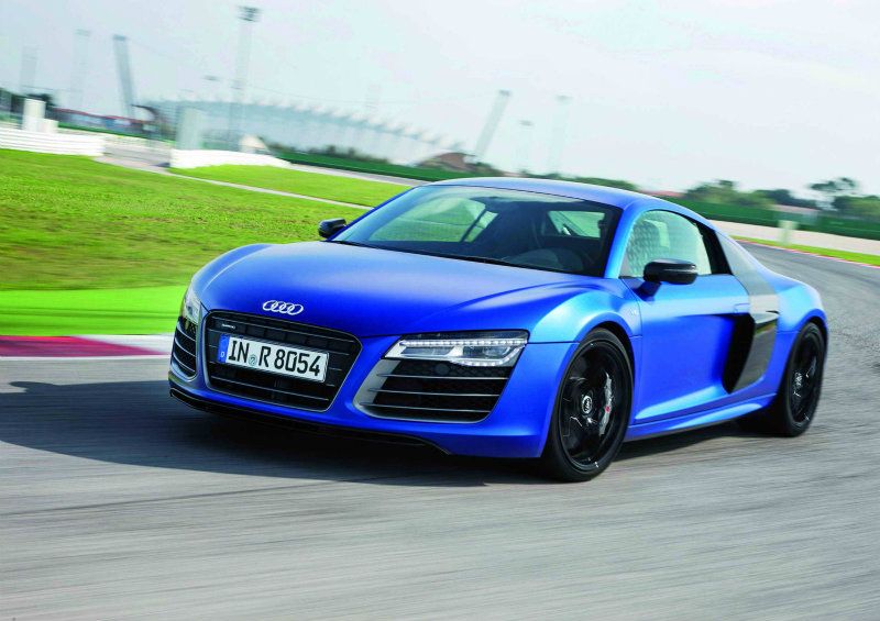 全新Audi R8 V10 Plus Coupe的車體結構全面採用獨步全球車壇的ASF（Audi Space Frame）全鋁合金車體結構技術精心打造，舉凡外觀、內裝和底盤部件均以運動化競技設定為考量，完整賦予車輛能夠隨時保有最佳的動態品質！
