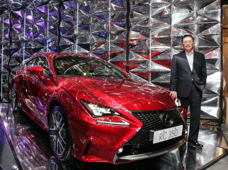 和泰汽車蘇純興總經理與全新LEXUS RC 350 F SPORT合影 和泰汽車蘇純興總經理與全新LEXUS RC 350 F SPORT合影