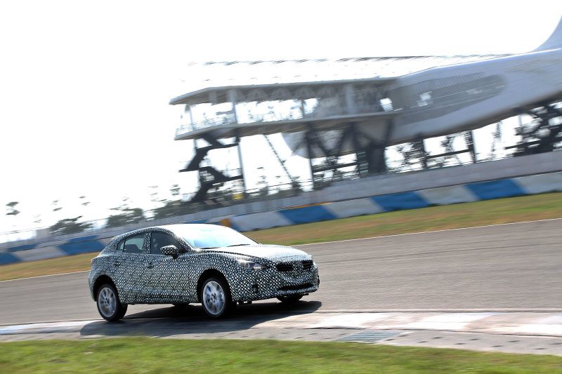 以原廠設定跑賽道對新款Mazda3來說是嚴苛了點，但由此也能看出原廠對新產品的動態表現深具信心