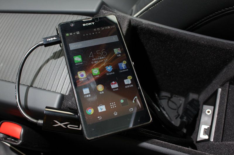 內裝有著小幅度的動感以及質感精進,其餘大致保持原本Volvo車系的高質感,選配ACU連網影音系統大幅增加原本多媒體系統功能。 內裝有著小幅度的動感以及質感精進,其餘大致保持原本Volvo車系的高質感,選配ACU連網影音系統大幅增加原本多媒體系統功能。