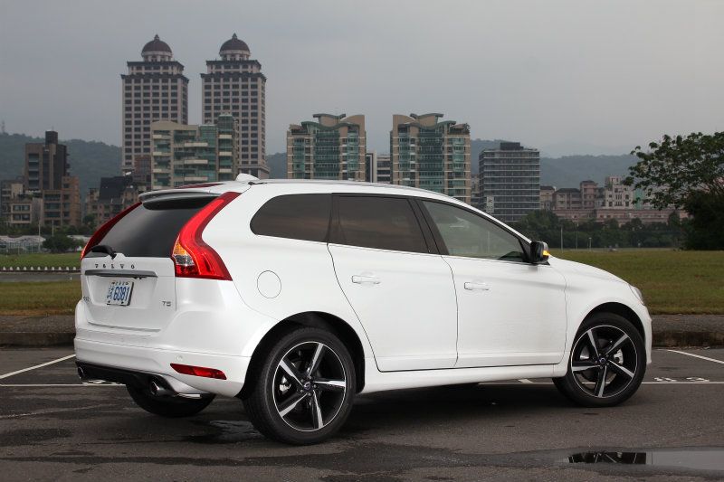 方正寬敞且富彈性的置物機能一直是XC60的強項。 方正寬敞且富彈性的置物機能一直是XC60的強項。