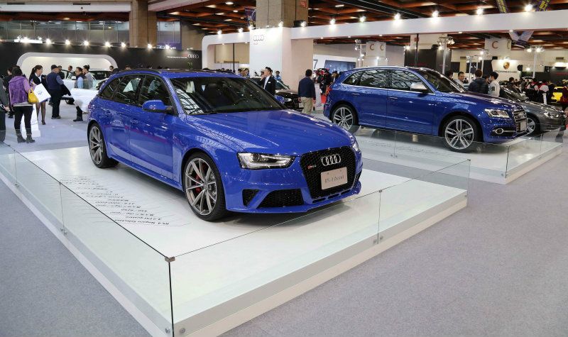 全新Audi RS 4 Avant Nogaro Selection限量版和Audi SQ5高性能豪華運動休旅車連袂聚焦亮相,同步展現出強烈的運動跑格和性能氣息! 全新Audi RS 4 Avant Nogaro Selection限量版和Audi SQ5高性能豪華運動休旅車連袂聚焦亮相,同步展現出強烈的運動跑格和性能氣息!
