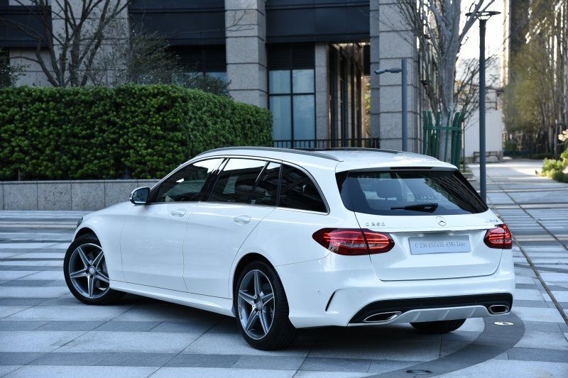 黑車選用自動遠燈燈智慧型頭燈電動尾門售價為2636000