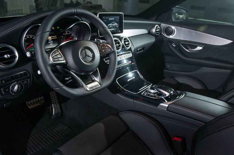 C 63-兼具道路野獸的強悍性能及精緻豪華的內裝空間