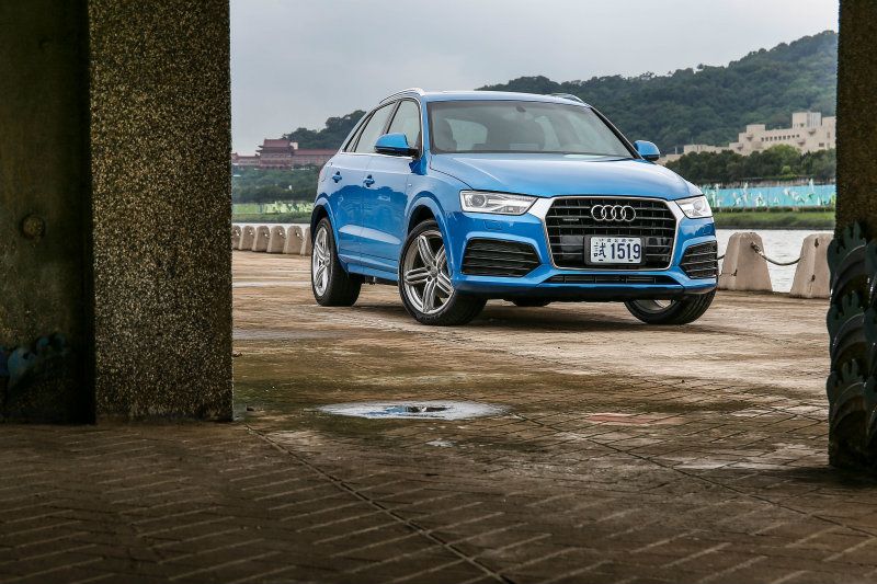 換上新世代TT的車頭造型,小改款的Q3更多新意與跑車個性。 換上新世代TT的車頭造型,小改款的Q3更多新意與跑車個性。