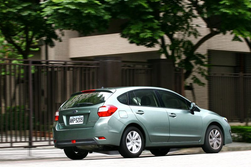Impreza 1.6 i-S光用想像就知道動力僅能稱之堪用而已，實際駕馭依舊如此。