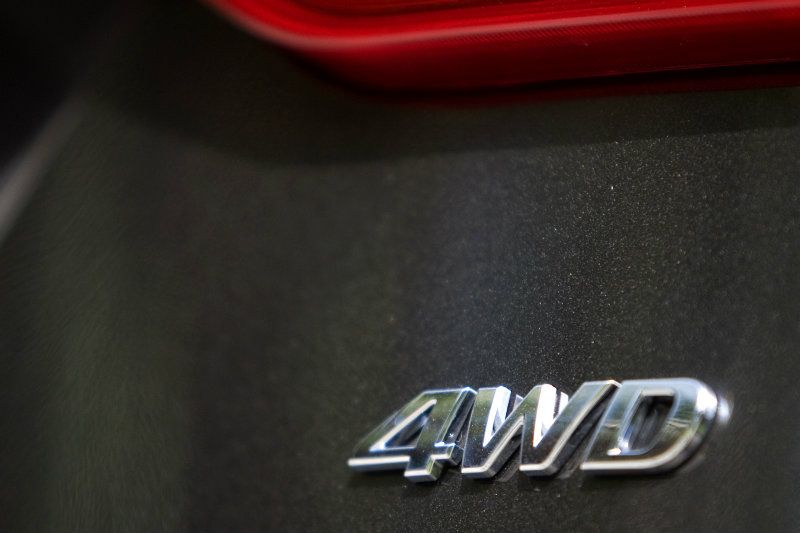 雖然汽油版本為較入門設定,但旗下兩車型仍皆標配全時四輪驅動系統。 雖然汽油版本為較入門設定,但旗下兩車型仍皆標配全時四輪驅動系統。