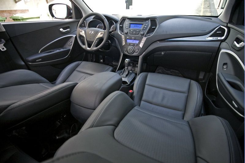 車室設計以沈穩為基調,細節質感以同級車來說算得上是水準之作。 車室設計以沈穩為基調,細節質感以同級車來說算得上是水準之作。