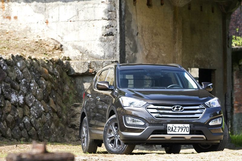 Santa Fe 2.4的上市,象徵這支韓國中大型SUV勢必將持續在台灣SUV市場佔有一席之地。 Santa Fe 2.4的上市,象徵這支韓國中大型SUV勢必將持續在台灣SUV市場佔有一席之地。