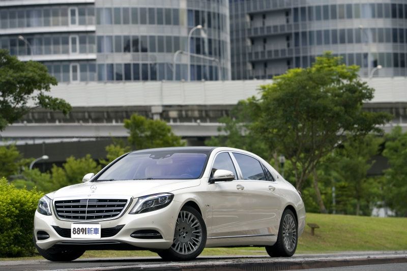 Mercedes-Maybach S600的外觀與其本源S-Class有著極為神似的樣貌。 Mercedes-Maybach S600的外觀與其本源S-Class有著極為神似的樣貌。