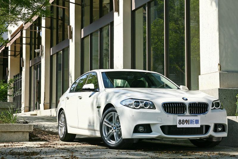 擁有更運動化扮相的520i M Sport Edition,值得級距買家投注關愛眼神。 擁有更運動化扮相的520i M Sport Edition,值得級距買家投注關愛眼神。