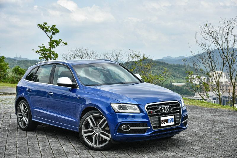 身為品牌中最強悍的性能休旅車,SQ5一次滿足駕駛於性能、機能與空間等多重用車需求。 身為品牌中最強悍的性能休旅車,SQ5一次滿足駕駛於性能、機能與空間等多重用車需求。