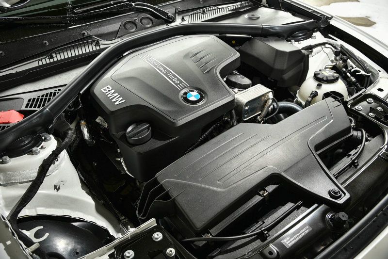 125i M Sport Package搭載2.0升TwinPower Turbo直列四缸汽油引擎，具備218hp/5000rpm最大馬力與310Nm/1350rpm最大扭力輸出。