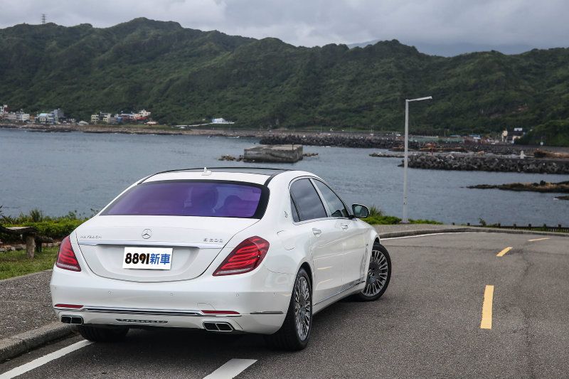 Mercedes-MaybachS 600車價從新台幣1,198萬起跳,切入千萬等級豪華旗艦市場。 Mercedes-MaybachS 600車價從新台幣1,198萬起跳,切入千萬等級豪華旗艦市場。