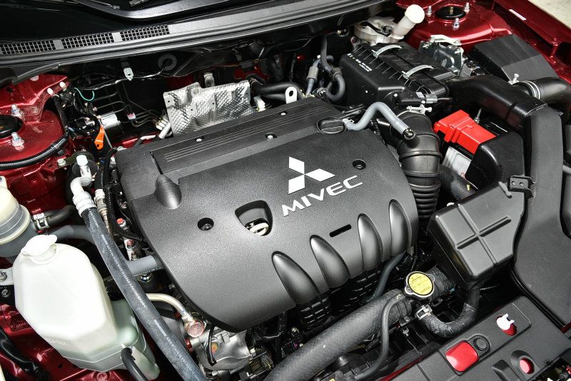 Lancer iO炫彩菱格版維持原有的動力規格，搭載1.8升DOHC MIVEC直列四缸汽油引擎可發揮出143ps/18.2kg-m動力。