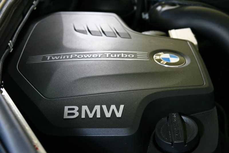 2.0升直列四缸渦輪增壓汽油引擎,為X3 xDrive20i帶來184匹最大馬力。 2.0升直列四缸渦輪增壓汽油引擎,為X3 xDrive20i帶來184匹最大馬力。