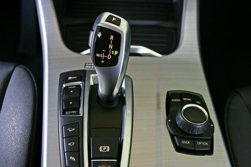 八速手自排變速系統,堪稱BMW幾乎全車系的標準配備。 八速手自排變速系統,堪稱BMW幾乎全車系的標準配備。