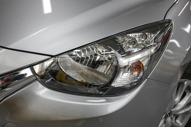 頭燈從頂級型的LED規格改換為一般規格。 頭燈從頂級型的LED規格改換為一般規格。