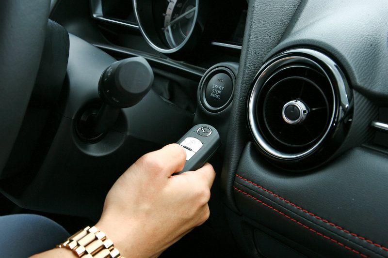 最頂級的車型還擁有Smart Keyless系統。