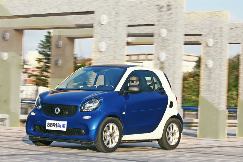 比起前代車款，全新Fortwo 52kW Pure擁有進步許多的行路舒適性。