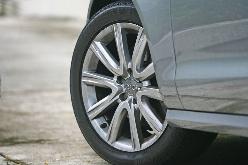 245/45 R18的胎圈是選用配備,原廠標配的則為225/55 R17尺碼。 245/45 R18的胎圈是選用配備,原廠標配的則為225/55 R17尺碼。