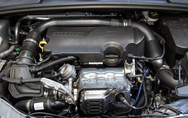 Focus提供了4具動力引擎,包括1.0L、1.5L EcoBoost、2.0L TDCi以及1.6L TiVCT。 Focus提供了4具動力引擎,包括1.0L、1.5L EcoBoost、2.0L TDCi以及1.6L TiVCT。